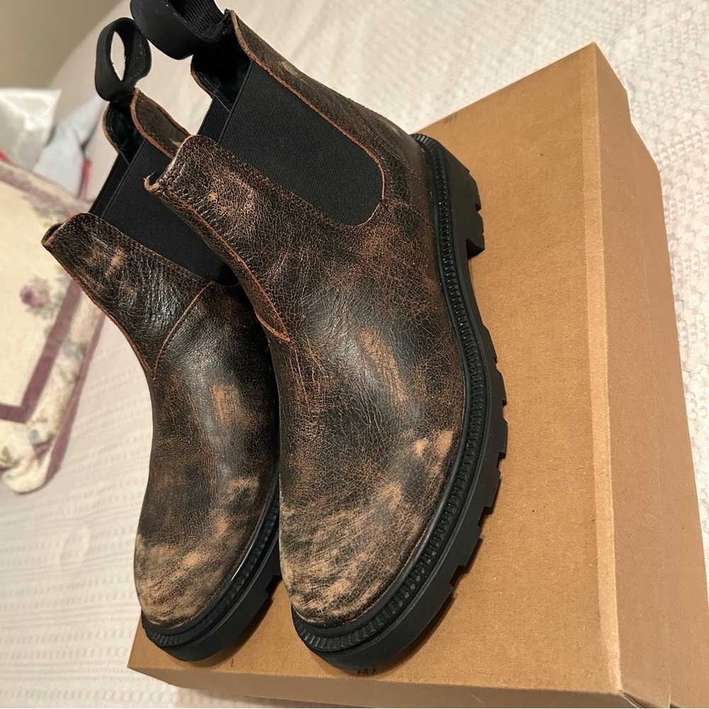 Steve Madden Baylor Distressed Brown Leather Chelsea Ankle Boots